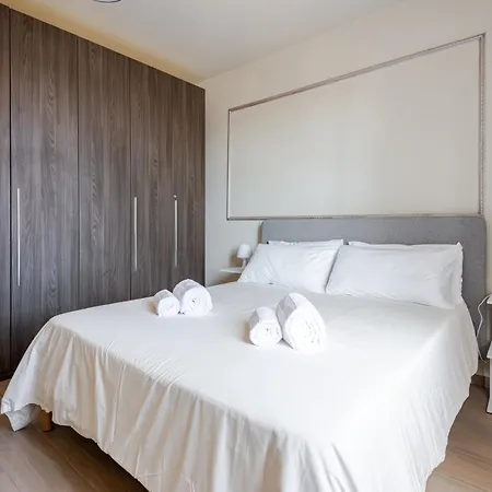 Apartment Casa Fronte Stazione, 300mt Dal Centro, Free Parking Lucca