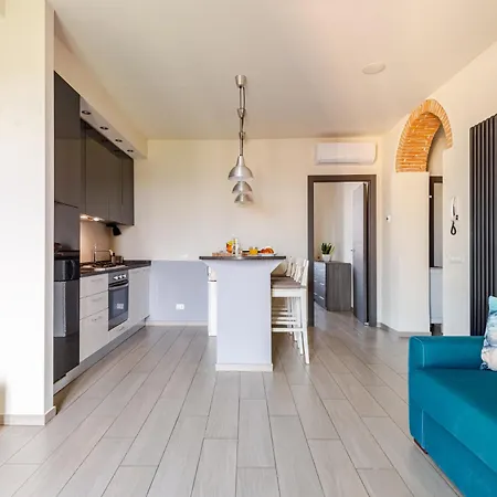 Casa Fronte Stazione, 300mt Dal Centro, Free Parking Apartment *
